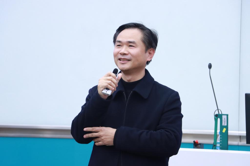 8867